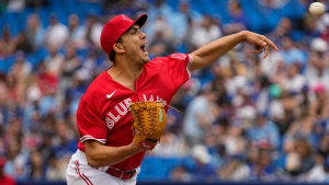 Giants sign former Phillies, Dodgers reliever off waivers
