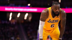 Lakers sign LeBron James to extension, make him highest-earning player in NBA history