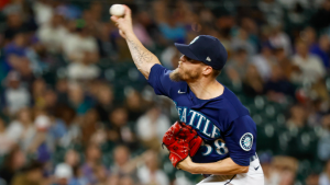 Giants sign former hard-throwing Mariners reliever