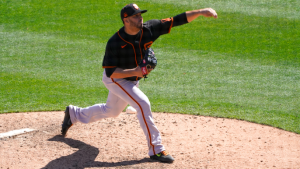 Giants lefty reliever likely needs Tommy John surgery [report]