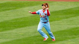 Outfielder makes Giants debut as another reliever goes on Injured List