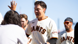 Wilmer Flores agrees to two-year extension with Giants [report]