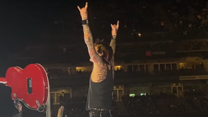 Tommy Lee asked crowd to expose genitals at Oracle Park show