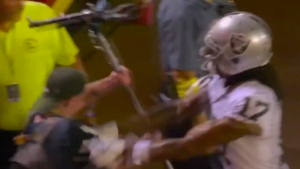 Davante Adams shoves cameraman after Raiders lose to Chiefs