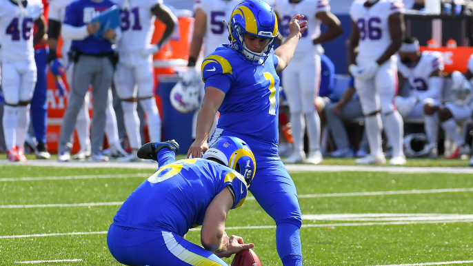 49ers reportedly sign emergency kicker, former Colts defensive tackle￼￼