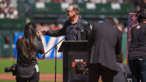Bruce Bochy in talks with Rangers about manager position [report]