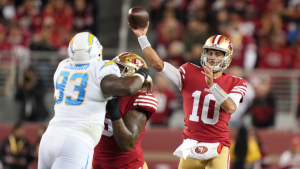 49ers lean on defense, grind out post-bye win over Chargers