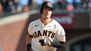 Giants re-sign Yastrzemski and Alexander, non-tender 10 players