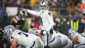 Raiders benching Derek Carr vs. 49ers￼￼