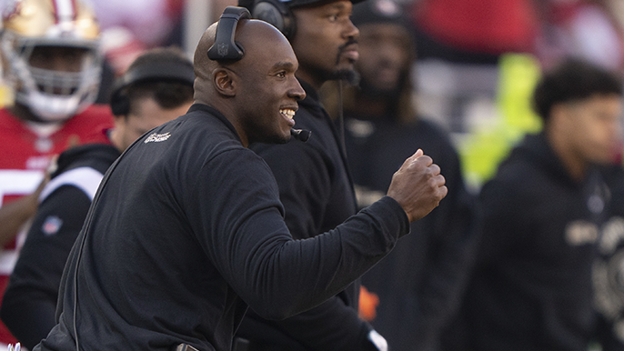 Report: DeMeco Ryans emerging as top candidate for Texans head coach