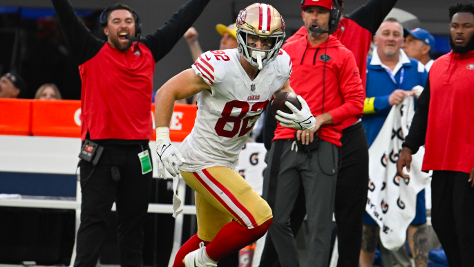 49ers re-sign 2 players to 1-year deals