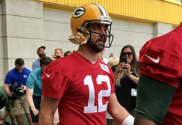 Aaron Rodgers agrees to contract extension with Packers