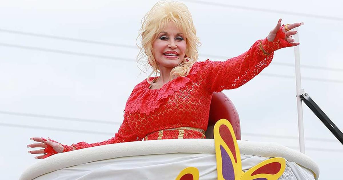 Dolly Parton, Lauren Alaina, Brett Young & More to Perform During Macy’s Thanksgiving Parade