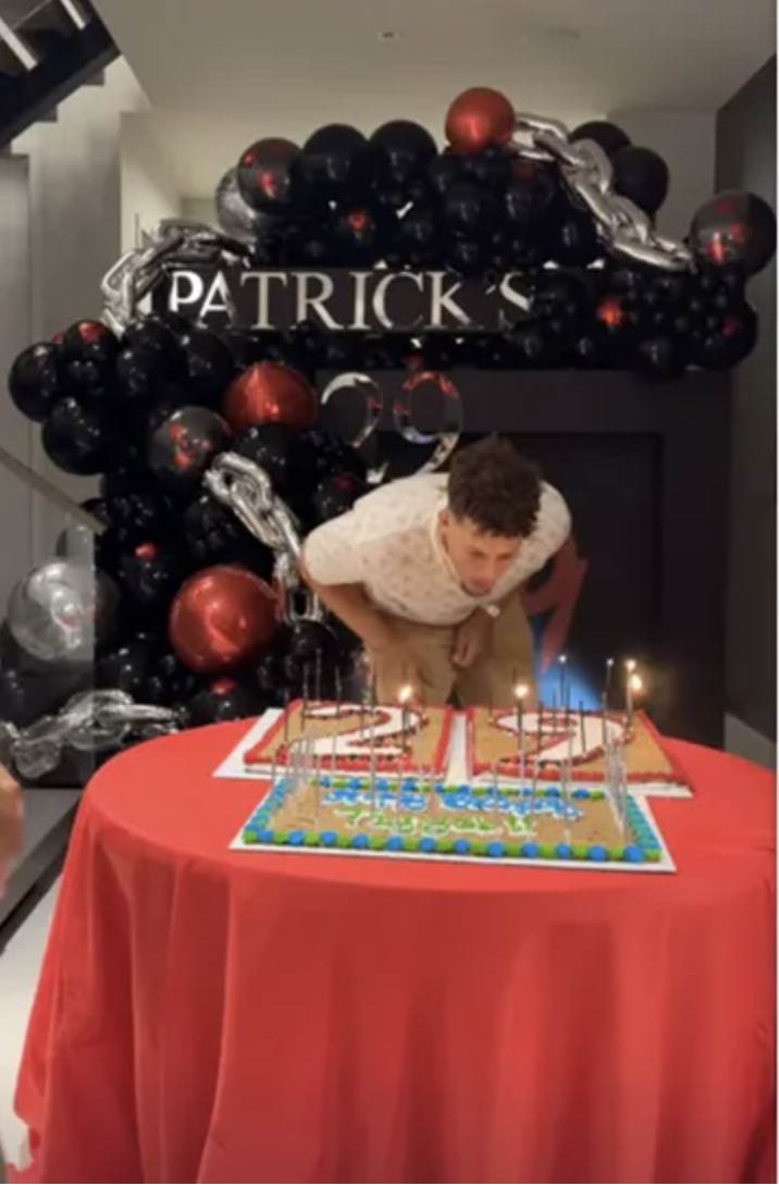 Patrick Mahomes Big 2-9 Birthday Bash …Taylor Swift Attends