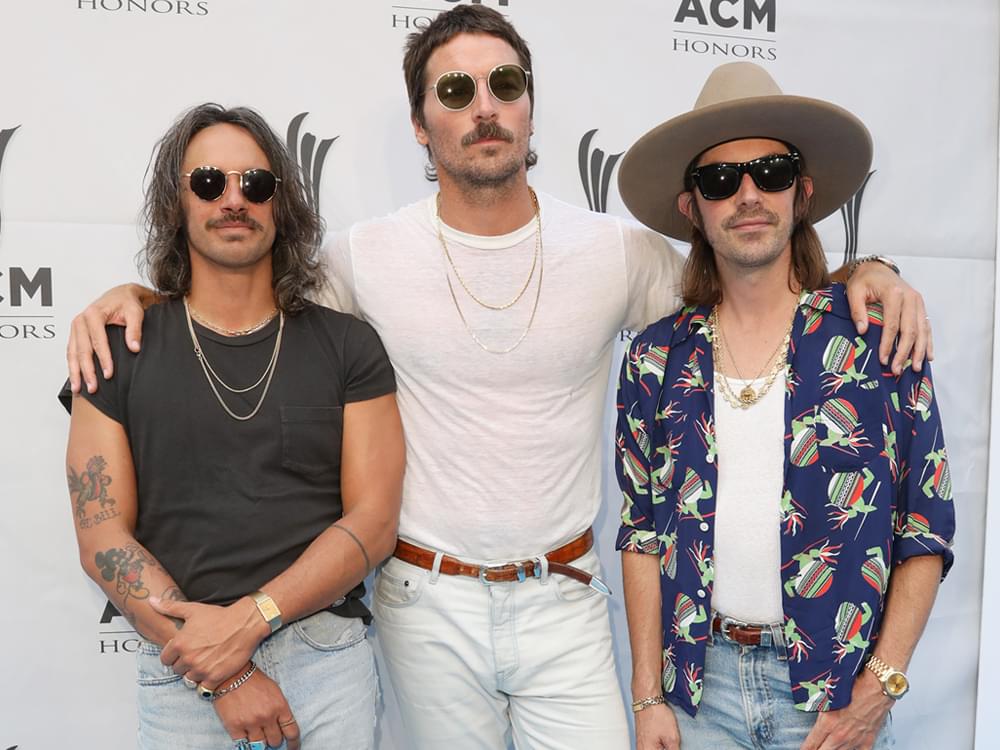 Midland Releases New 5-Song Acoustic EP, “Guitars, Couches, Etc., Etc.” [Listen to “Drinkin’ Problem”]