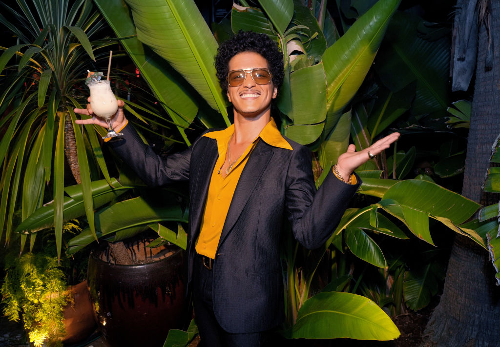 Bruno Mars makes cheeky joke about rumored $50 million gambling debt