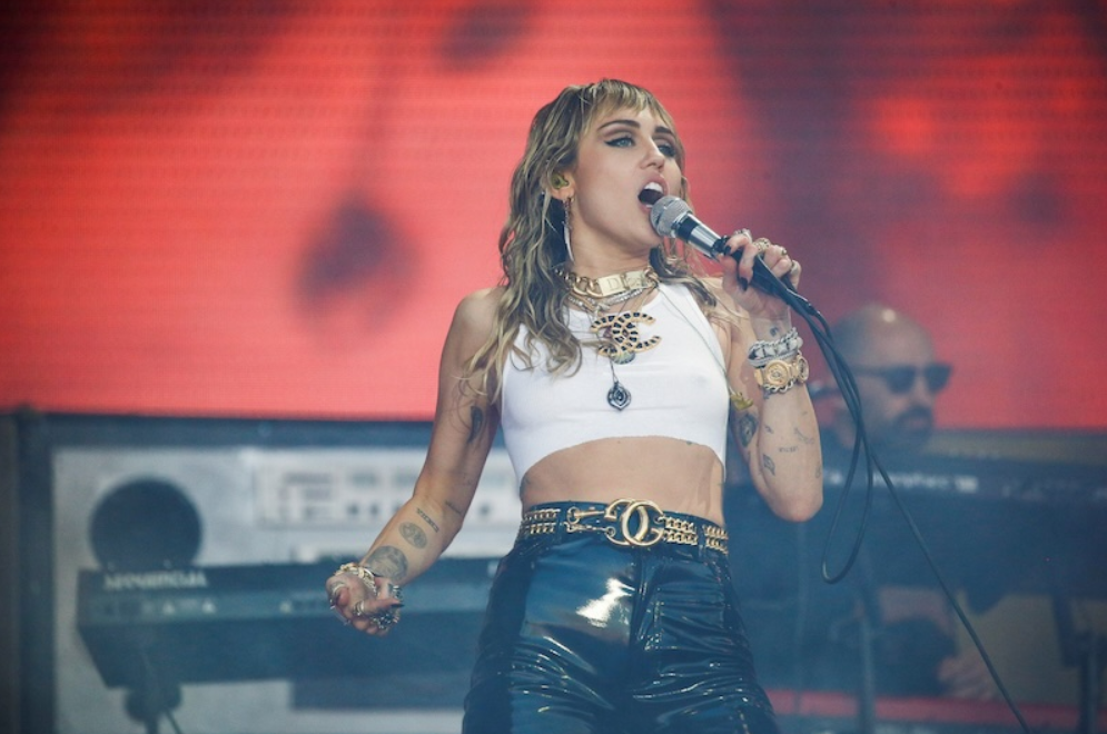 Miley Cyrus’ ‘Billions Club Live’ concert film leaves fans in awe