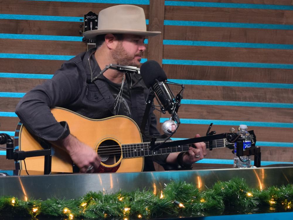 Wade Bowen Announces New Christmas Album, “Twelve Twenty-Five”