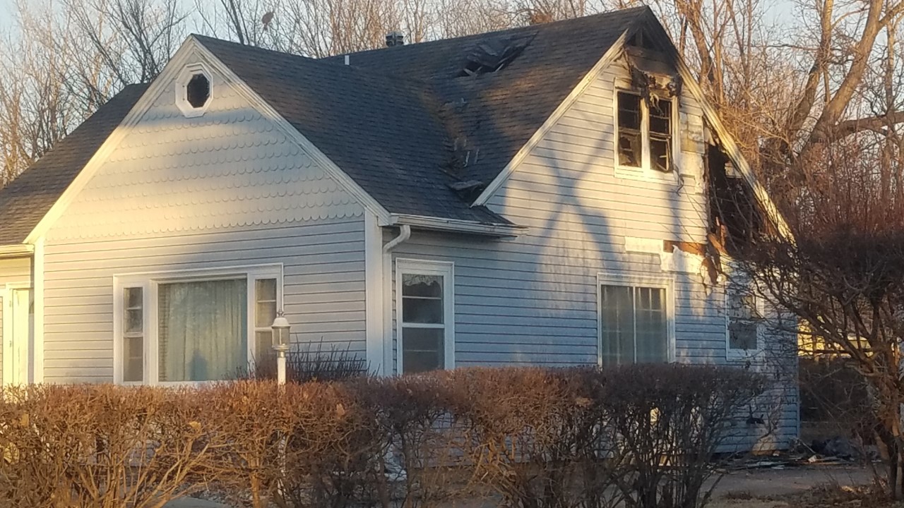 Family Escapes Yankton House Fire