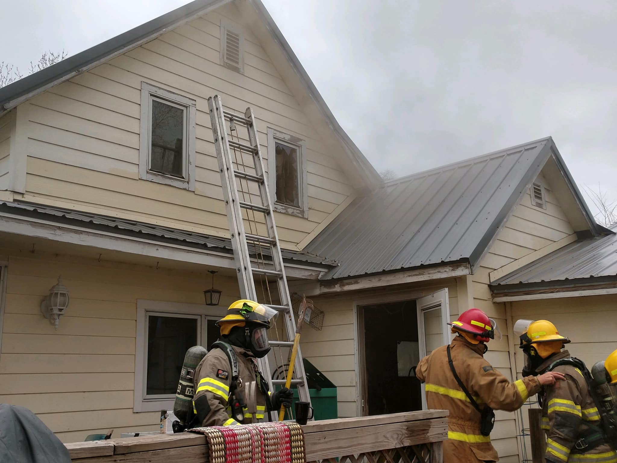 Yankton, Lesterville Firefighters Battle House Fire