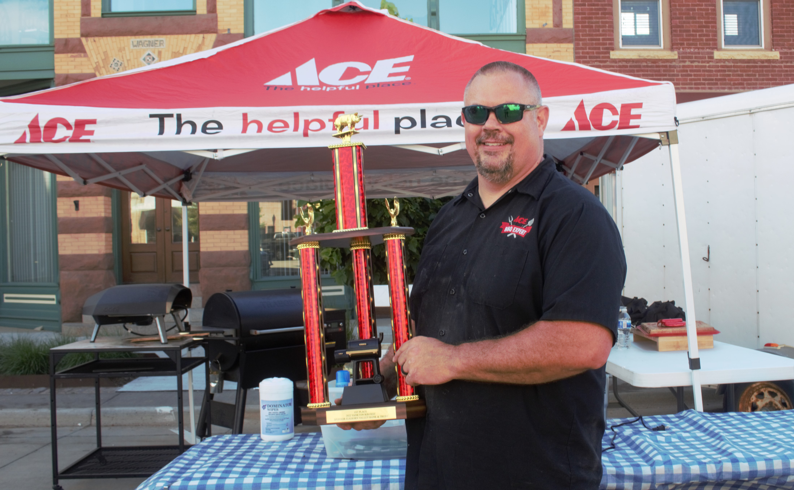 Amateur Cooks Took Home Hardware from Ribfest