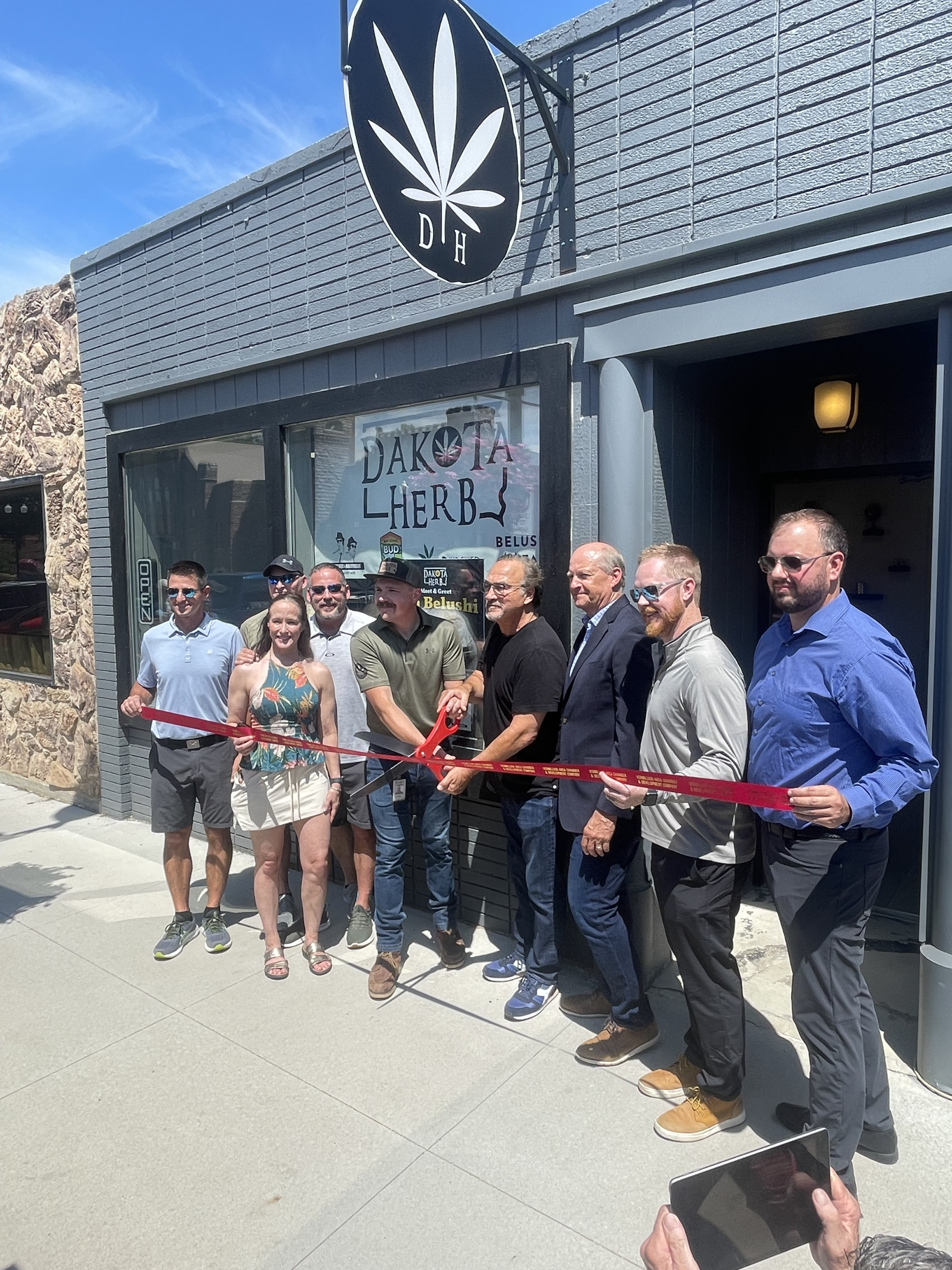 Dakota Herb Hosts Ribbon Cutting Ceremony in Vermillion With Help From Actor Jim Belushi