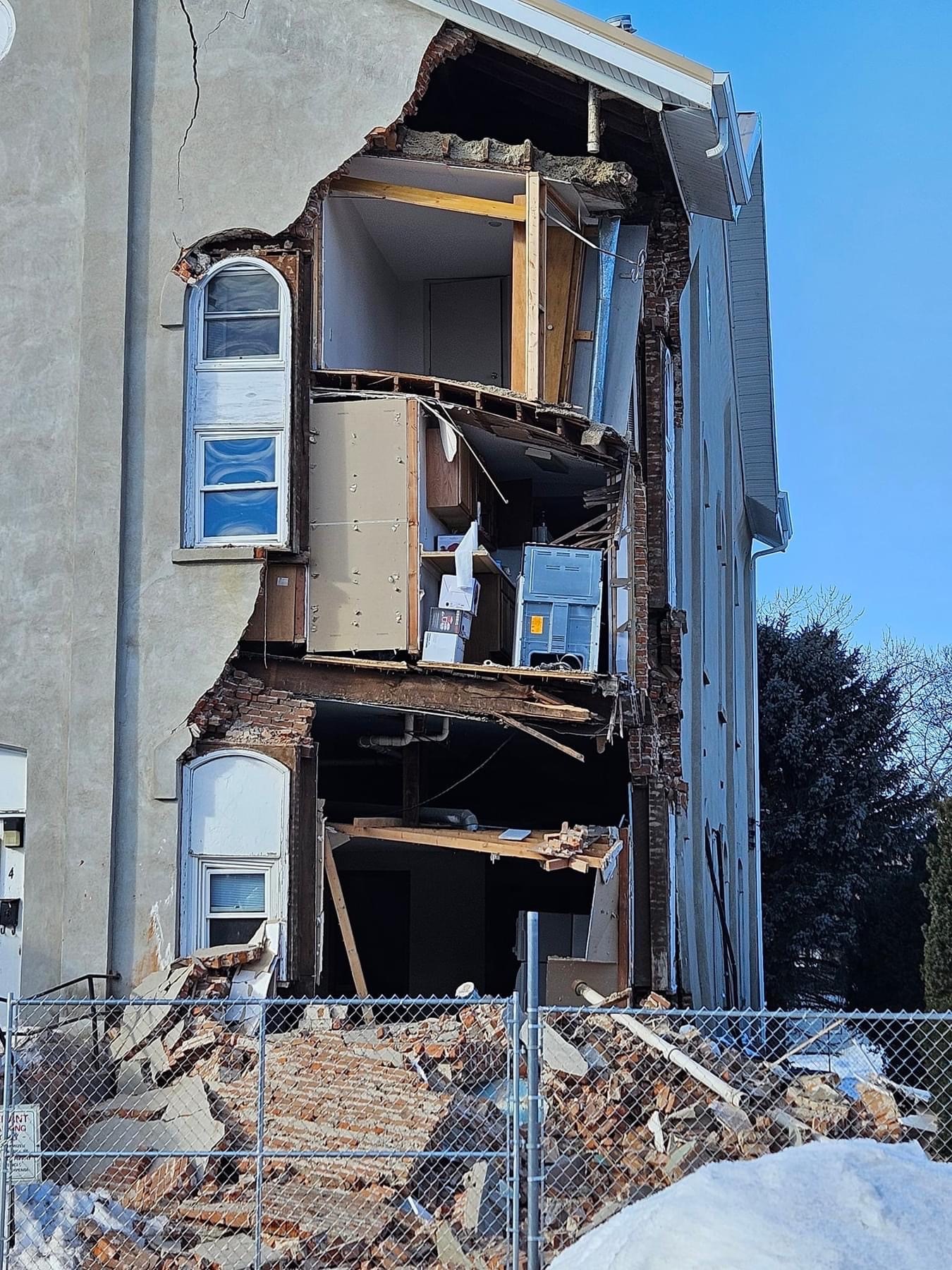 Unoccupied Apartment Building in Yankton Collapsed