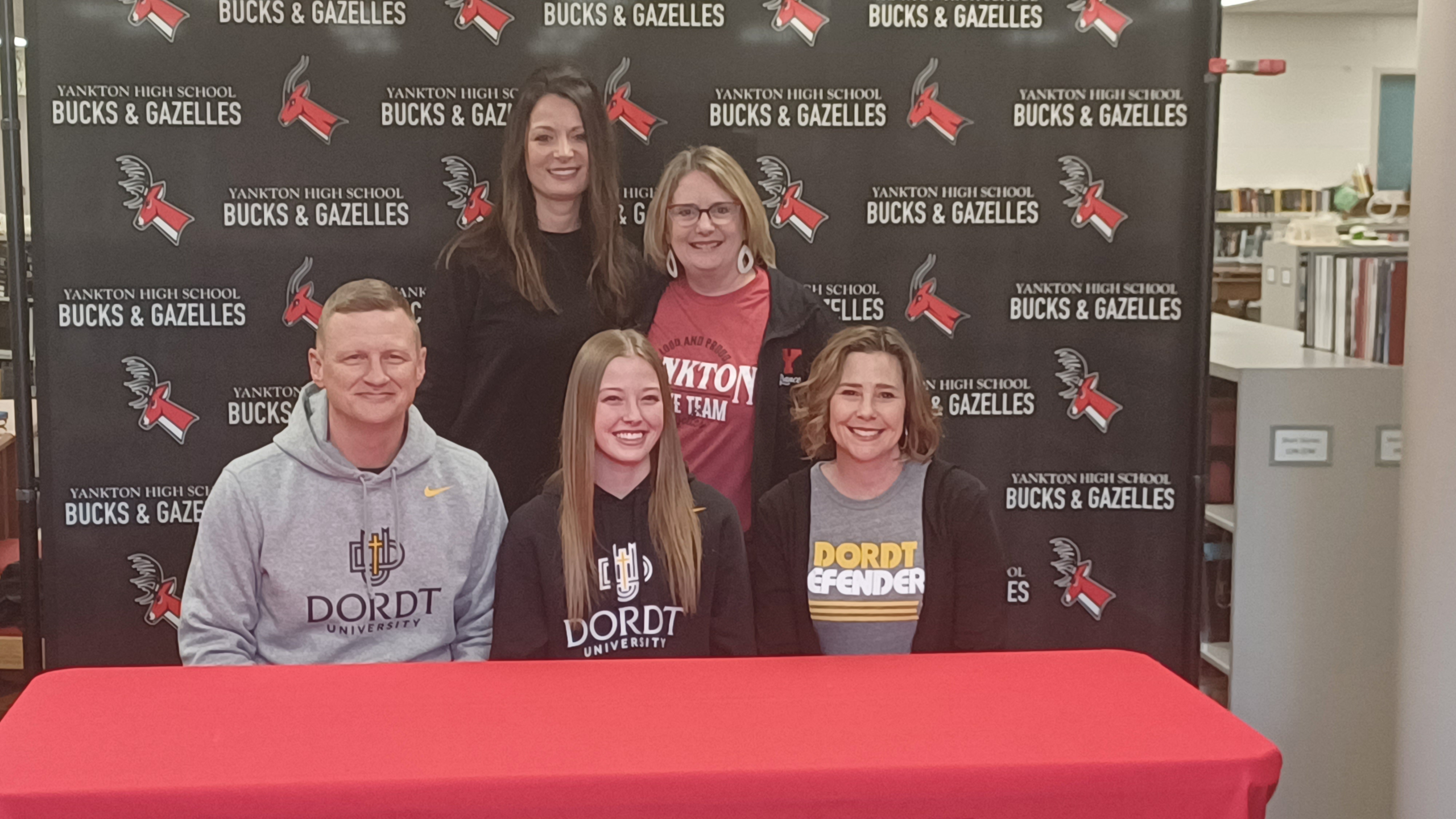 Madelyn Eidsness Signs with Dordt University