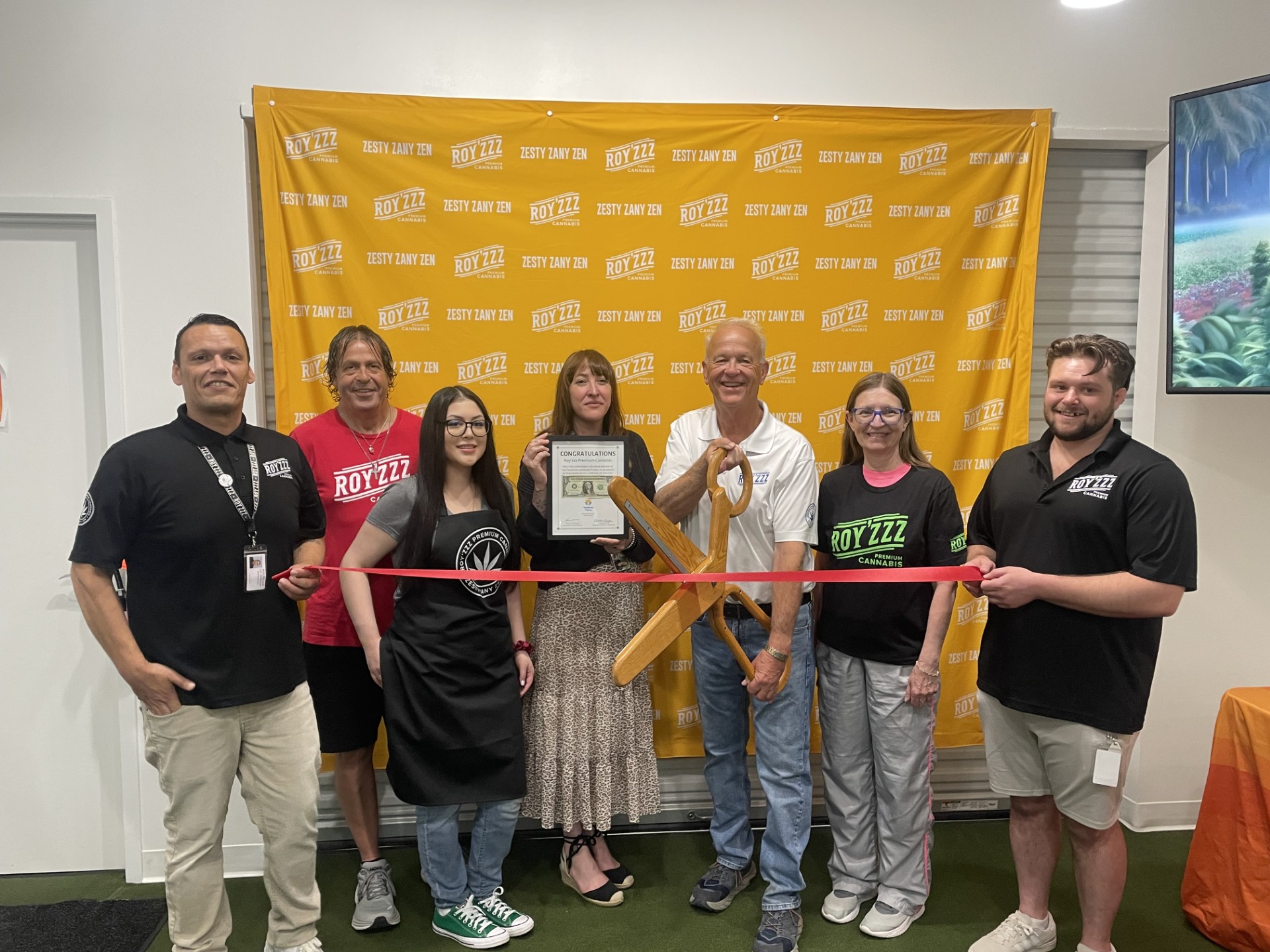 Roy’zzz Premium Cannabis Cuts Ribbon in Yankton