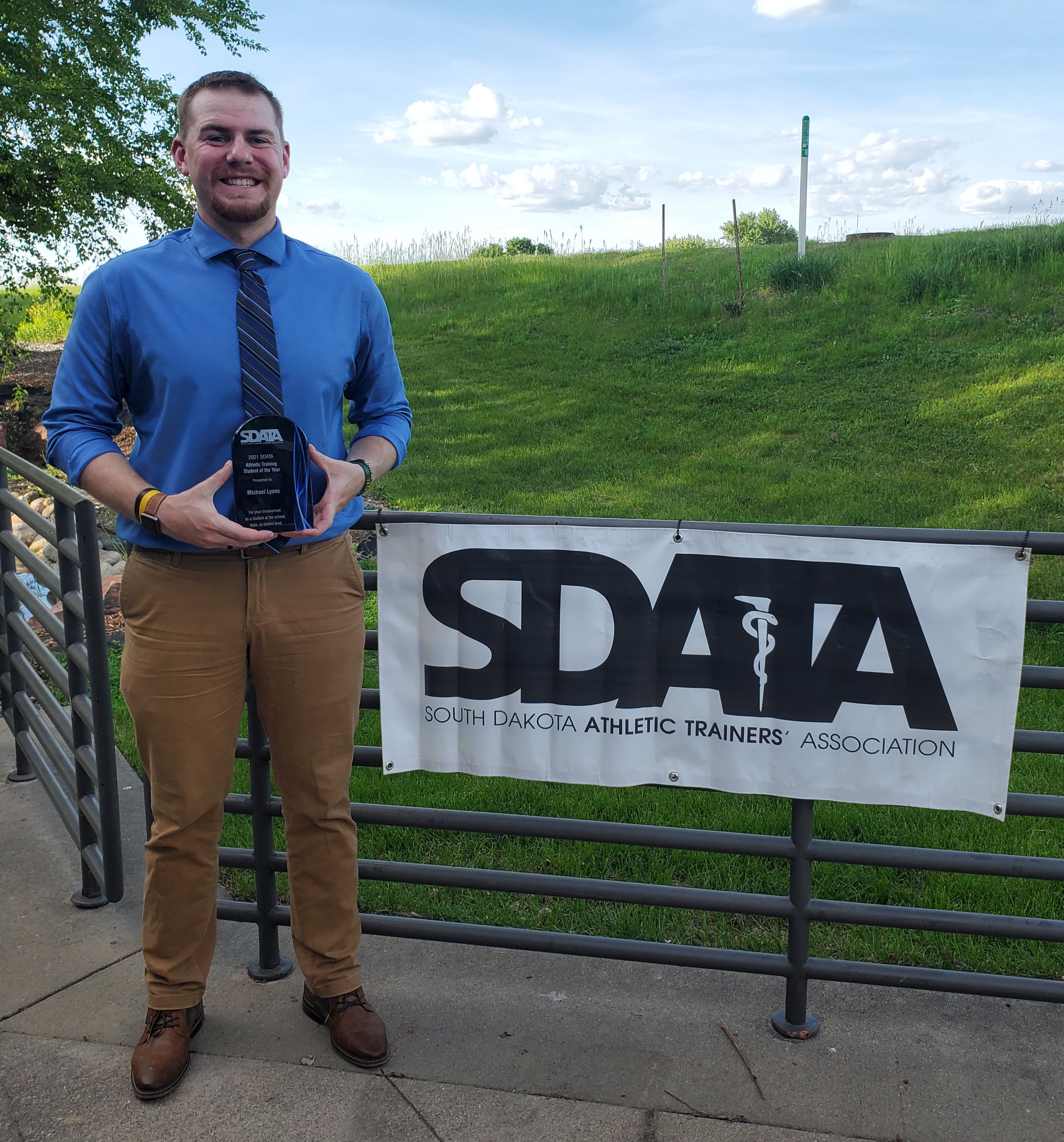 Lyons Sees South Dakota Athletic Trainer Student of the Year Award as Inspiration