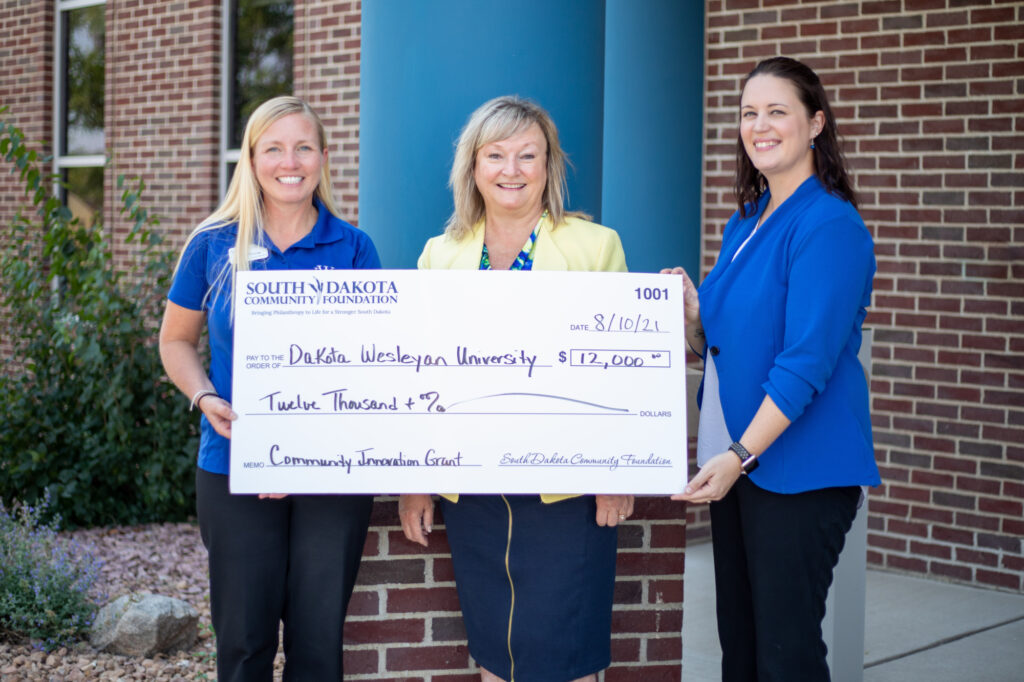 Dakota Wesleyan Gets Grant For Laptops For Use In Learn And Earn Program At Capital City Campus