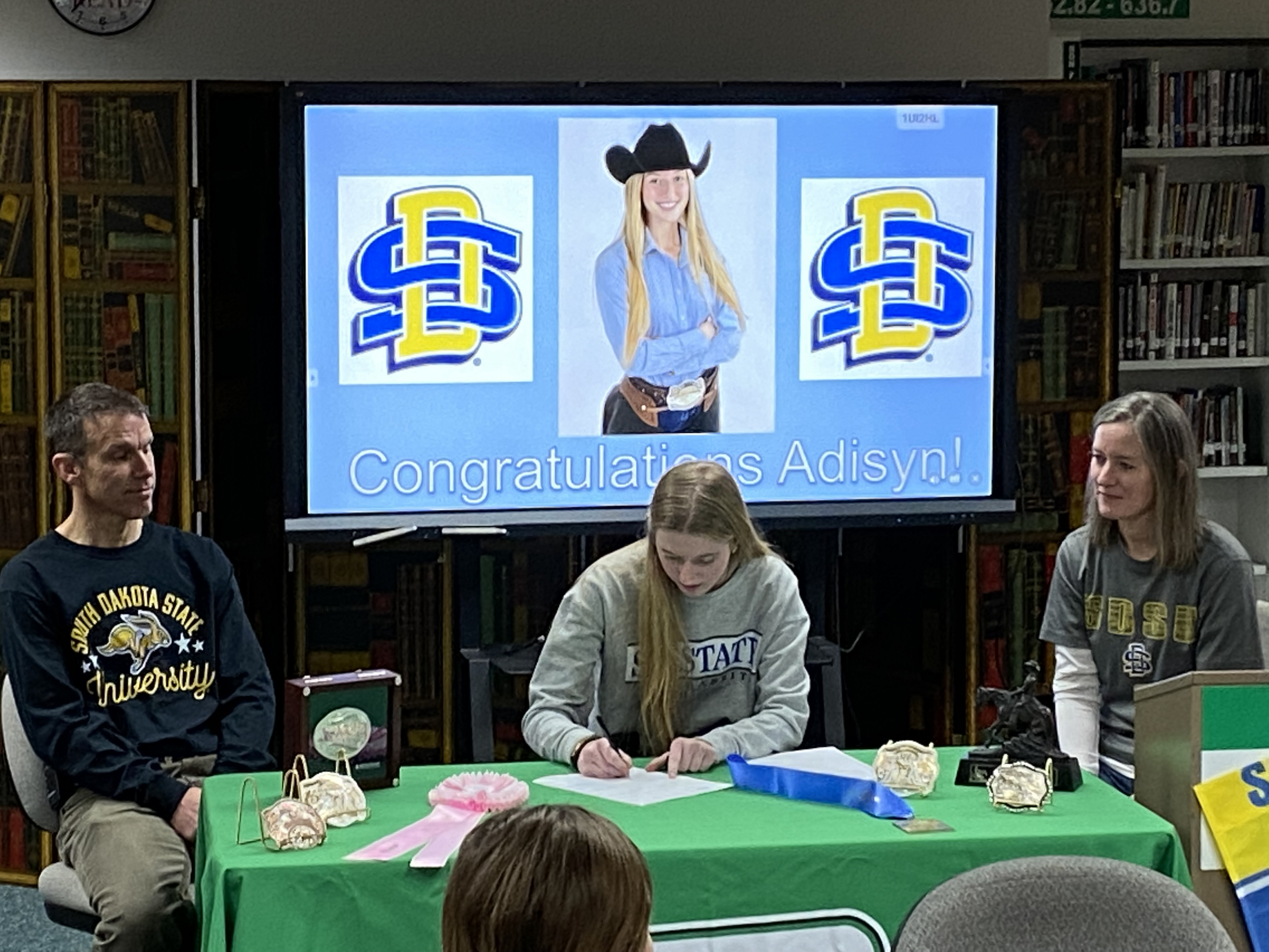 Kuxhaus Signs Letter of Intent for Equestrian at South Dakota State