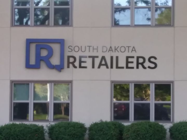 South Dakota Businesses Cautiously Optimistic About Holiday Shopping Season