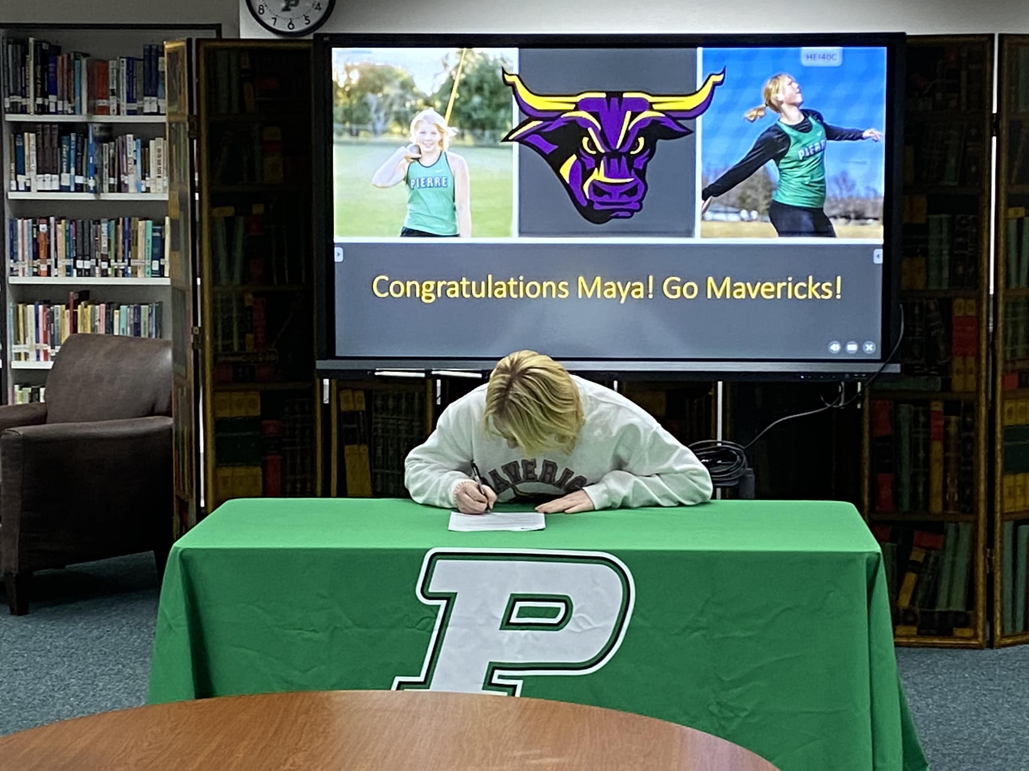 Shorter Signs with Mankato Track and Field