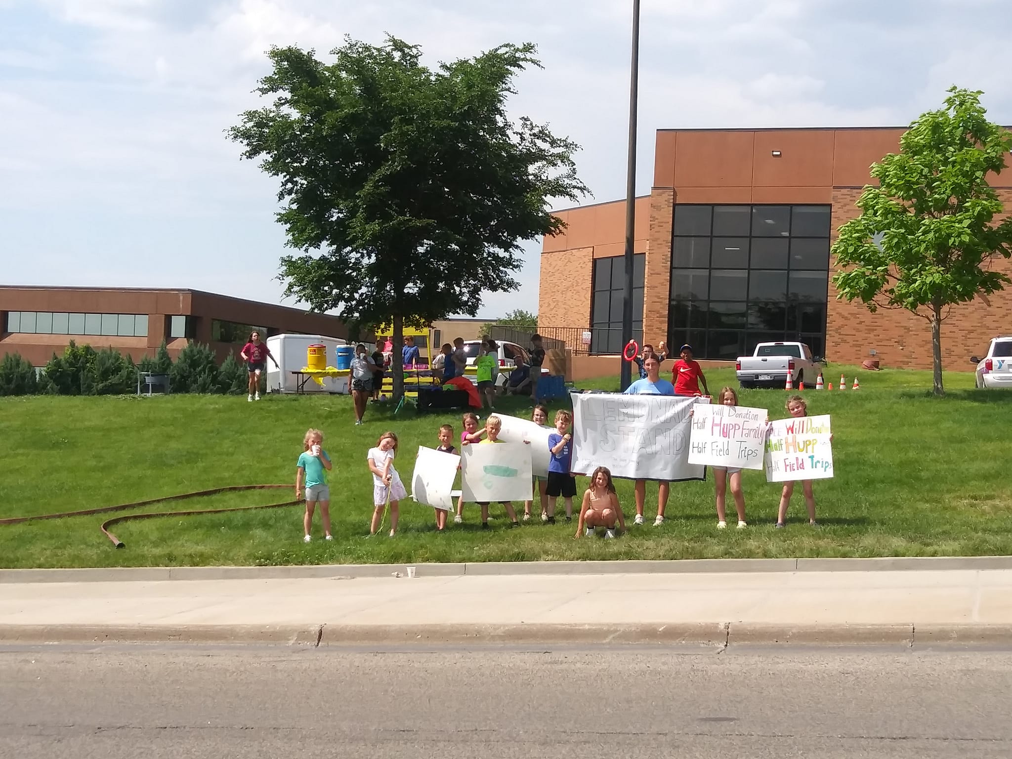 Oahe YMCA Summer Campers Serve Up Lemonade For Fund Raiser Thursday