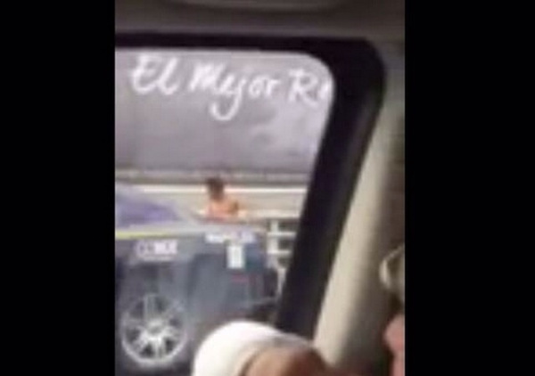 (video) Persecusion Policial En Mexico! Hombre desnudo logra escapar!!