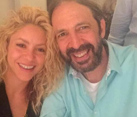 Juan Luis Guerra, atrapado en casa de Shakira