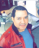 Aterriza de emergencia avión donde viajaba Frank Reyes