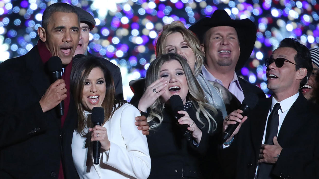 Eva Longoria y Marc Anthony dan la bienvenida a la Navidad desde la Casa Blanca!!!