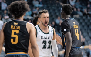 Hawaii 68, UC Riverside 67