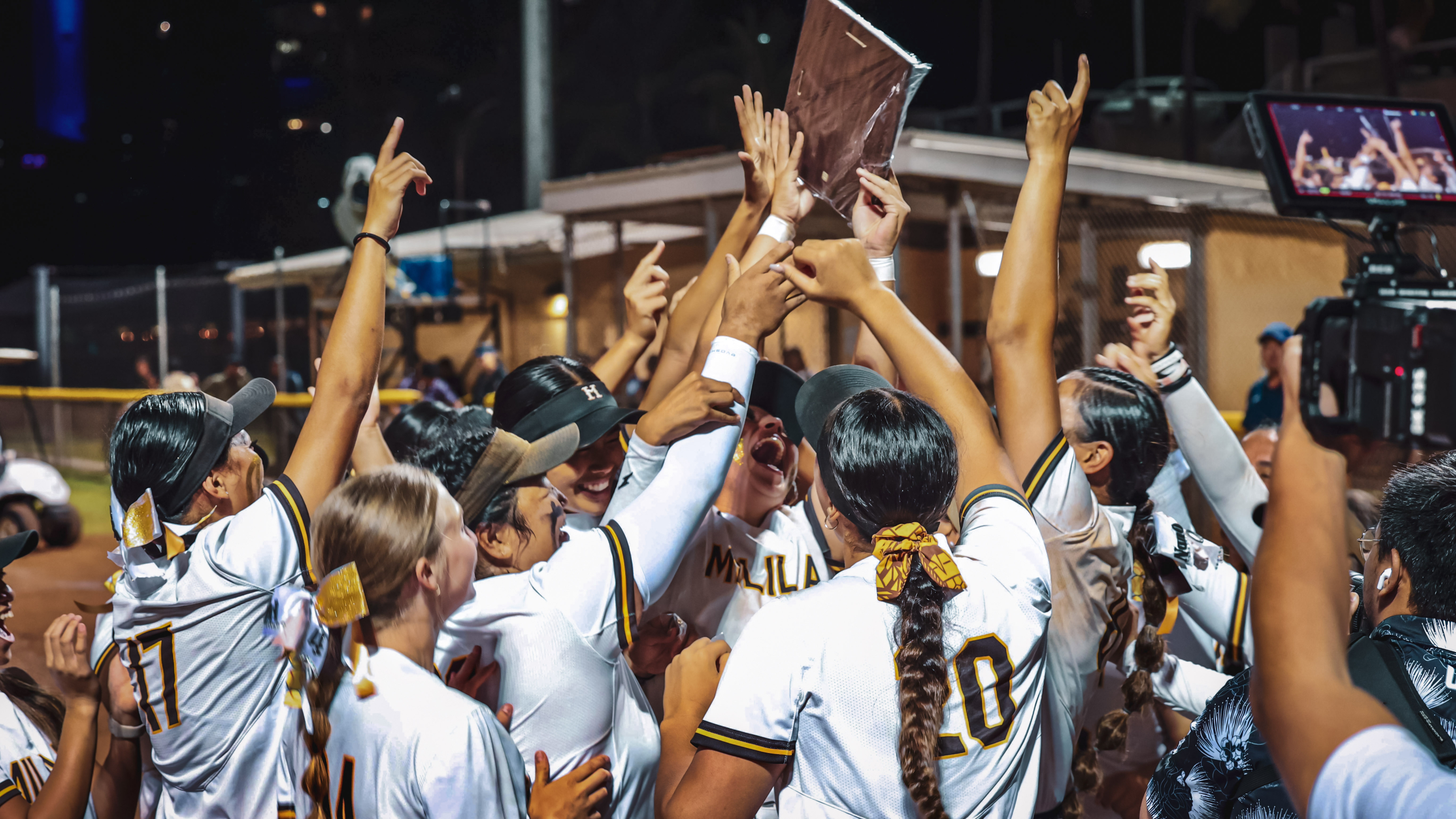 Mililani powers past Kapolei, 13-2, to win OIA DI title