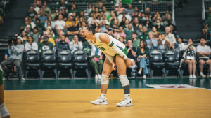 Rainbow Wahine Ride Reid’s Hot Hand to Three-Set Victory