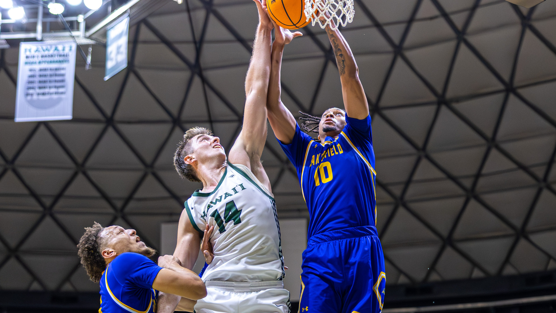Bullock hits 1,000 career points in Hawai‘i’s 98–71 win over CSUB