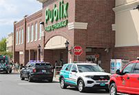 [VIDEO] Pedestrian severely injured after being struck at the entrance of Publix