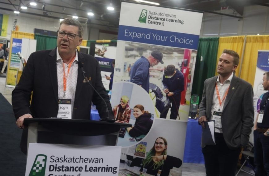 Premier announces new oil-and-gas high school courses