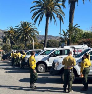 Alberta Firefighters Arrive in California