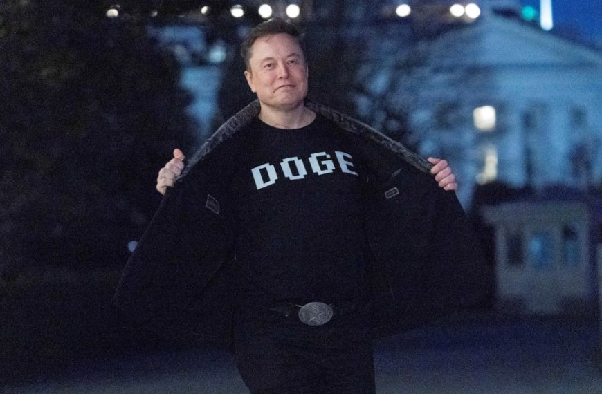 Trump downplays business concerns about uncertainty from his tariffs