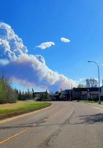 With updates: Wildfire smoke visible from Fort McMurray: Fire 16 km away