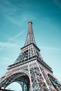 “Man Scales Eiffel Tower Just Hours Before Olympic Closing Ceremony, Prompting Arrest”