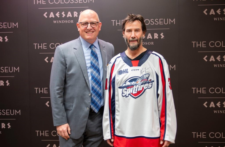 Keanu Reeves: Hockey Player